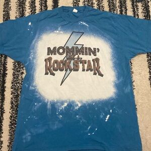 Mommin Rockstar Graphic Tee